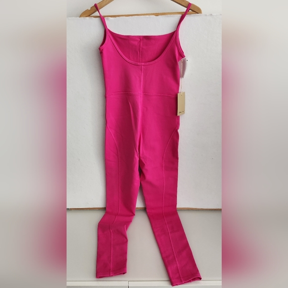 BNWT Aritzia Wilfred Free Divinity Jumpsuit in Vital Pink, Small - Picture 3 of 8